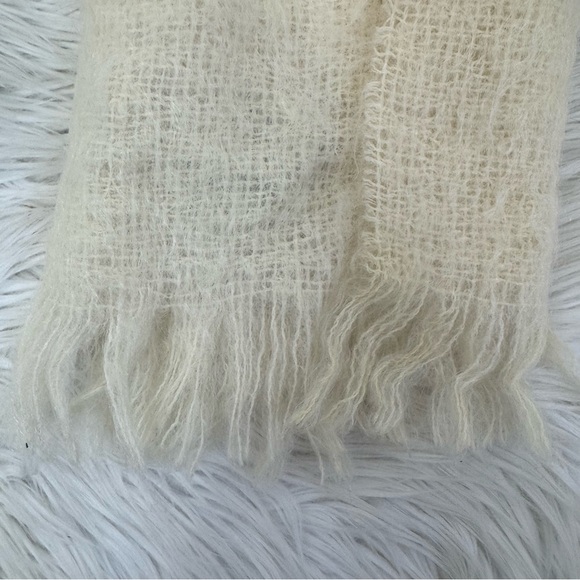 Antartex Vintage Cream Fringe Hem Mohair Wool Blend Rectangular Textured Scarf - Picture 4 of 8